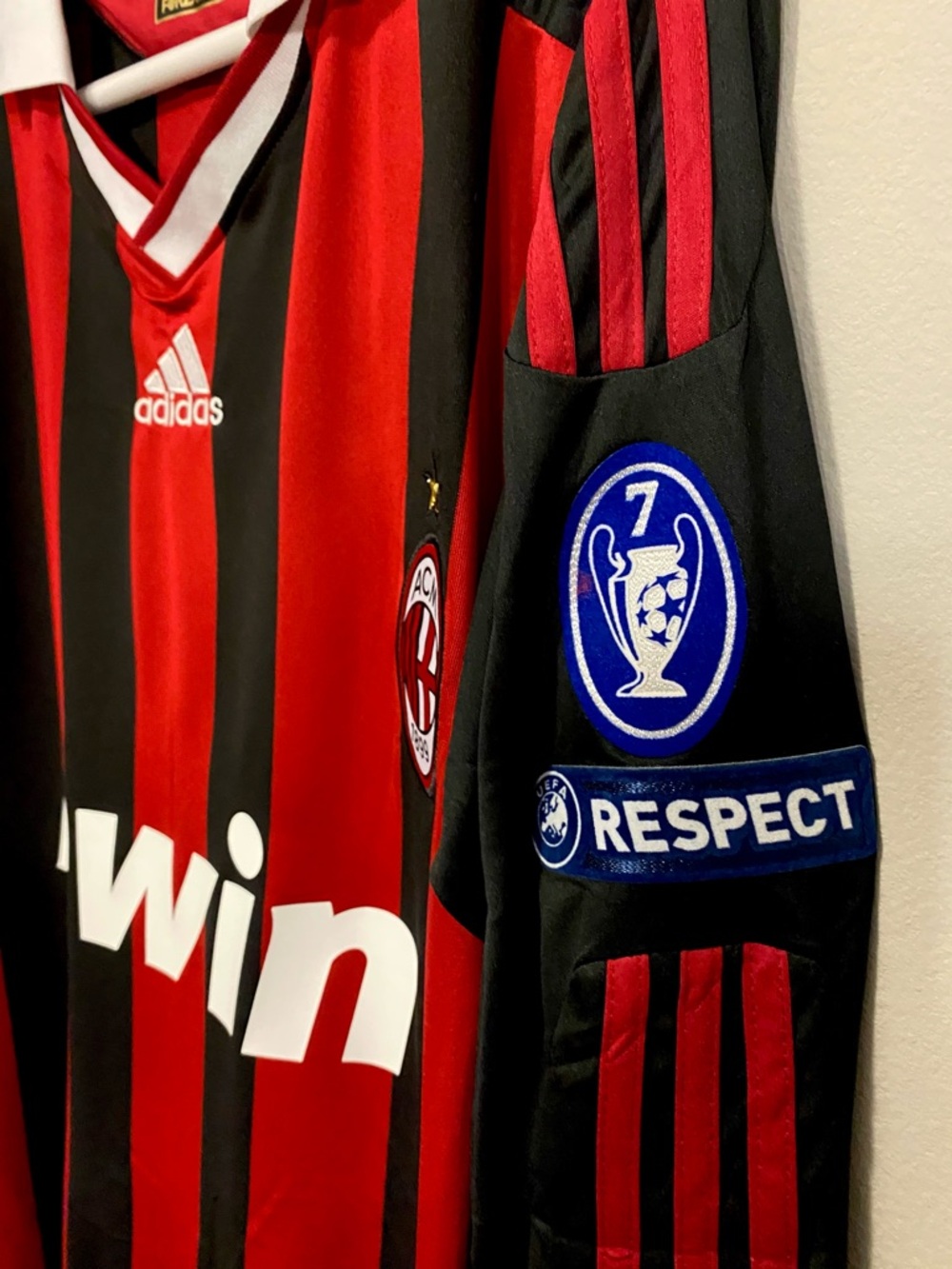 Vintage AC Milan 2009/2010 Ronaldinho UCL home red and black soccer jersey - Picture 3 of 6